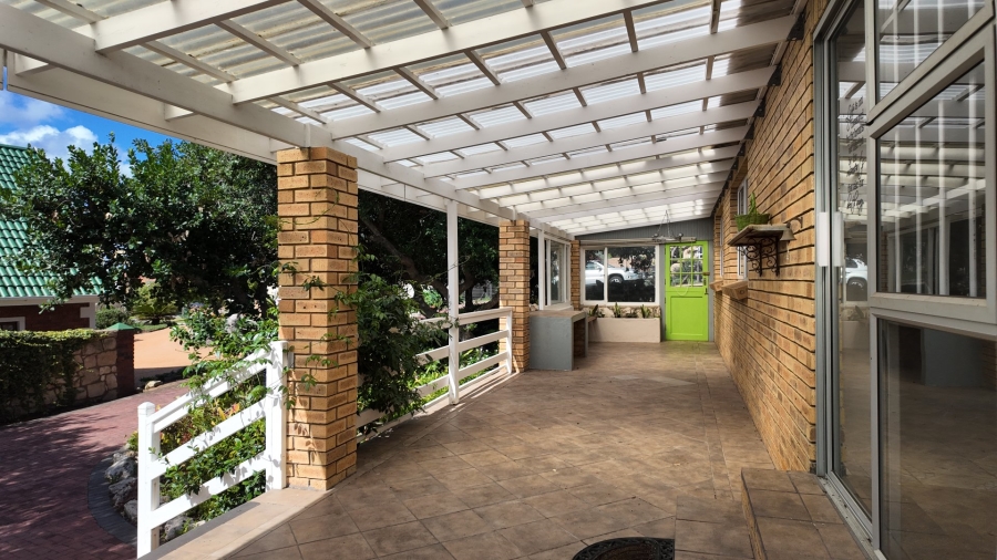 3 Bedroom Property for Sale in Stilbaai Wes Western Cape